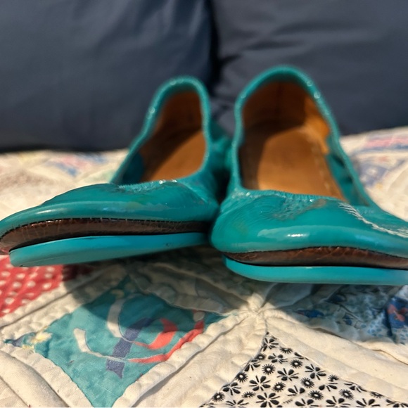 Tieks patent leather ballet flats in Tieks blue - Picture 6 of 6